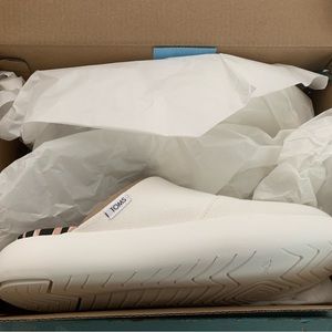 TOMS- Alpargata Mallow Mule- White size 6